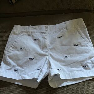 Vineyard Vines NWOT girls’ white and navy embroidered shorts size 10